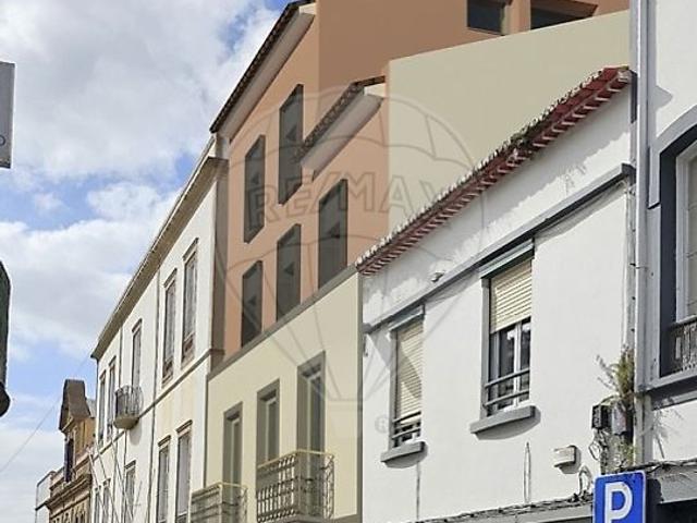 Moradia T8 para venda