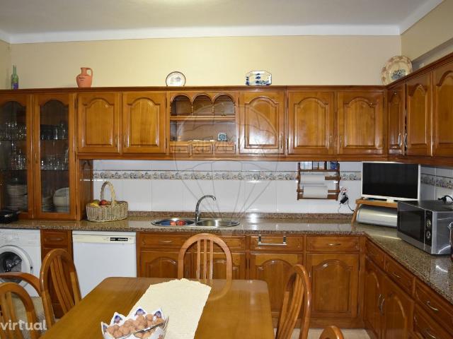 Moradia T8 para venda