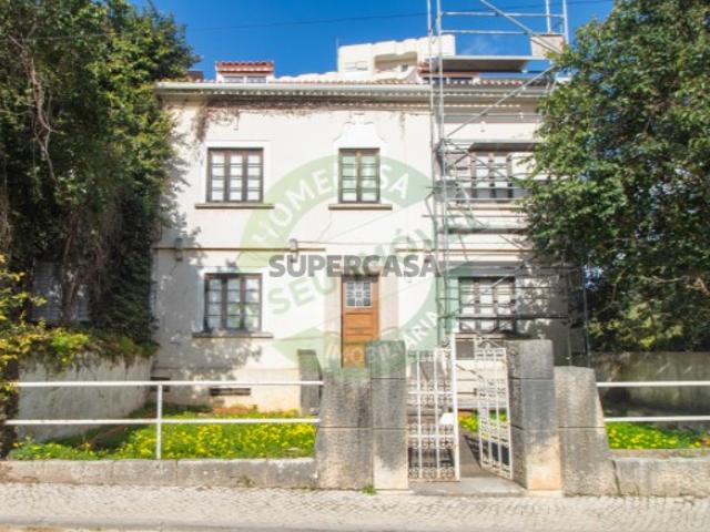 Moradia T9 com jardim em Coimbra