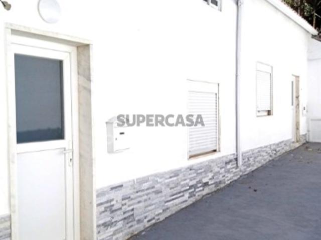 Moradia T9 em Ajuda