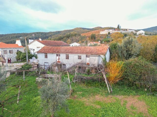 Moradia T0 à venda em Castelo de Paiva