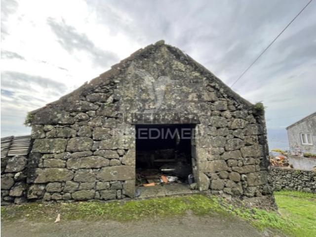Moradia T0 em Manadas Santa Bárbara