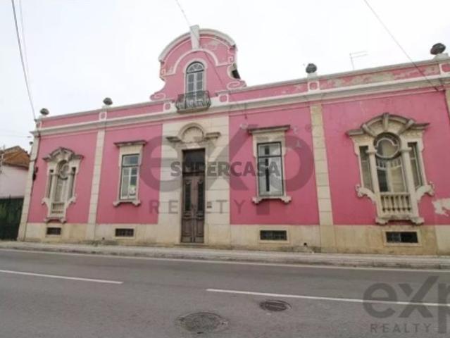 Moradia T16 em Alpiarça