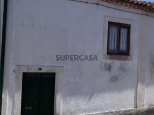 Moradia T0 em Carregueiros