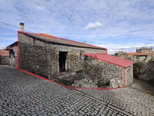 Moradia T0 em Torre do Terrenho, Sebadelhe da Serra e Terrenho