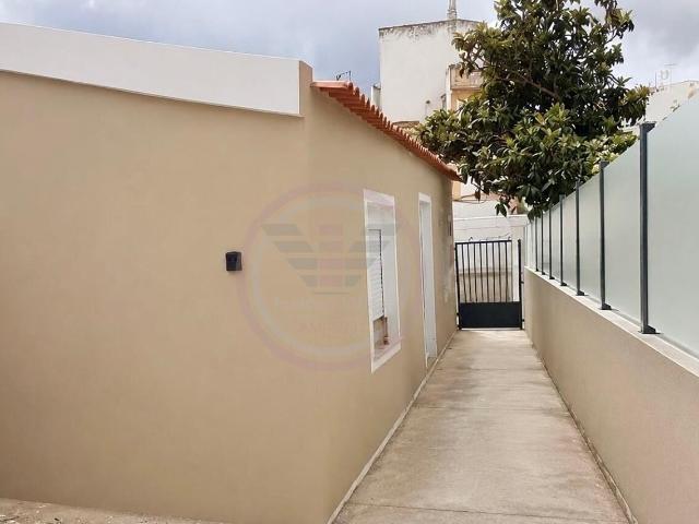 Moradia T0 Renovada no Centro de Loulé