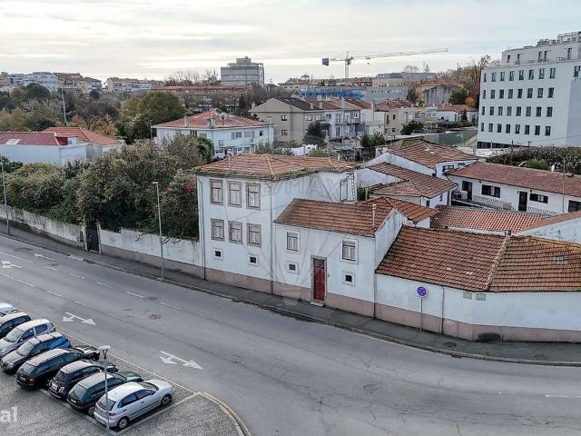 Moradia T13 para venda