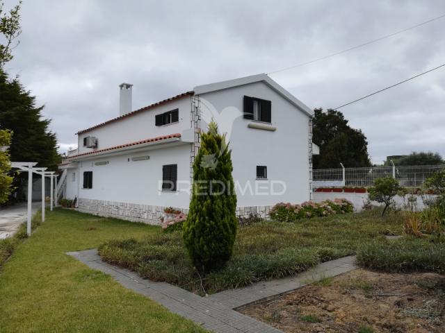 Moradia T10 Bifamiliar