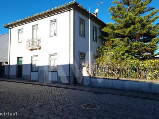 Moradia T10 c/ Jardim centro Oliveira de Frades