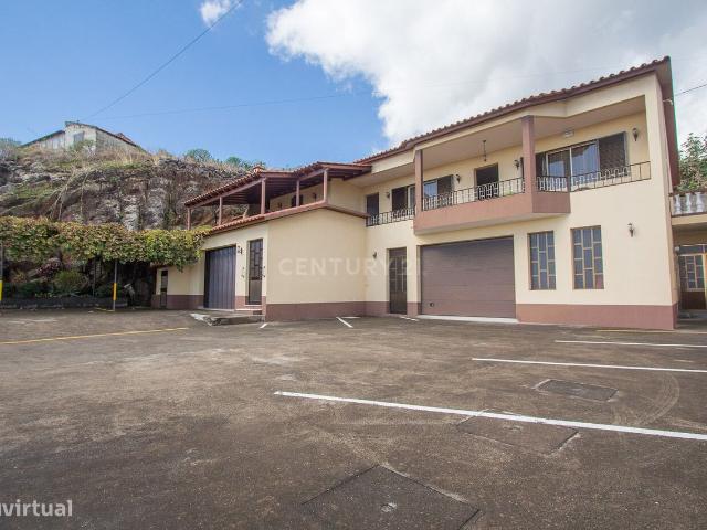 Moradia T10 Santa Cruz