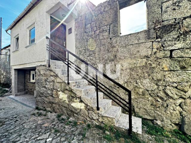 Moradia T1+1 Totalmente Remodelada e Pronta a Habitar