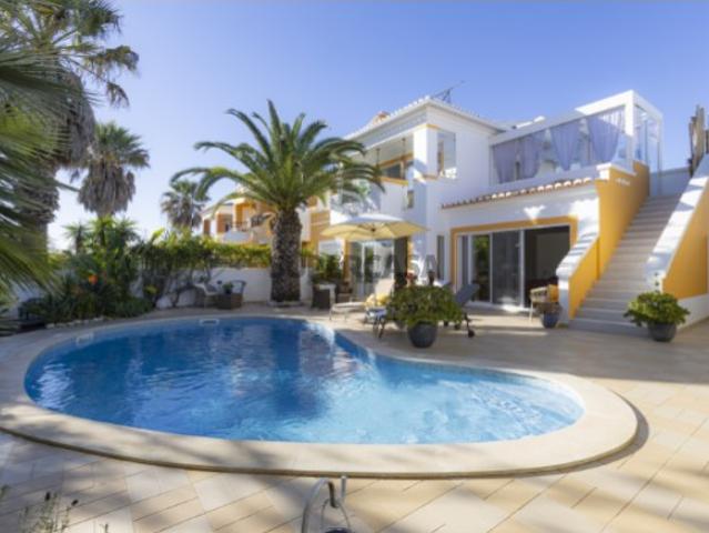 Moradia T1+1 com piscina próximo da Praia da Luz