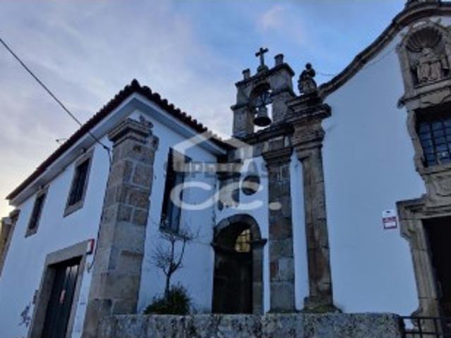 Moradia T8 em Santa Maria Maior