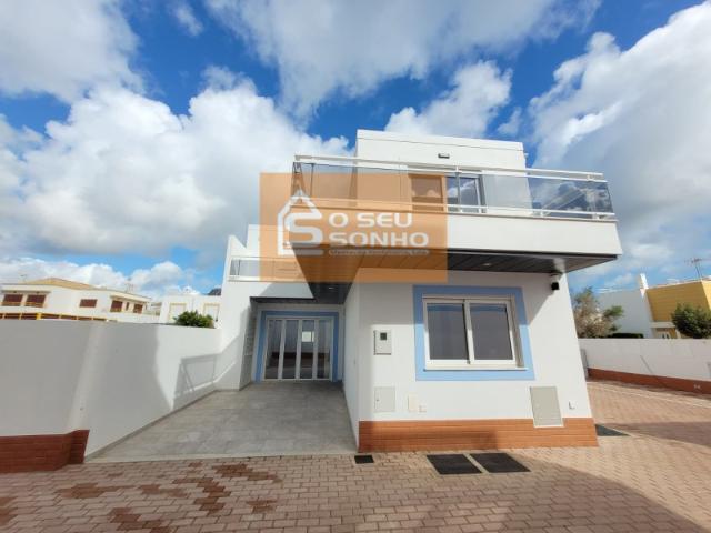 Moradia T1 Nova em Manta Rota