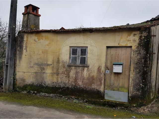 Moradia T1 à venda em Santa Comba Dão