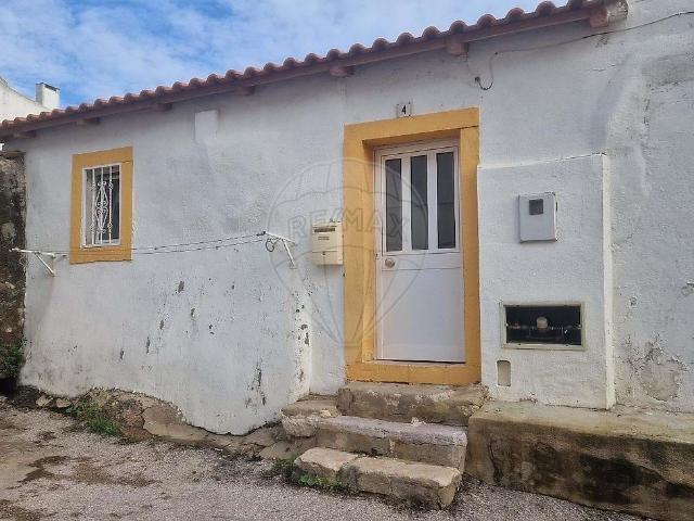 Moradia T1 à venda em Pinheiro de Loures 55m² Loures