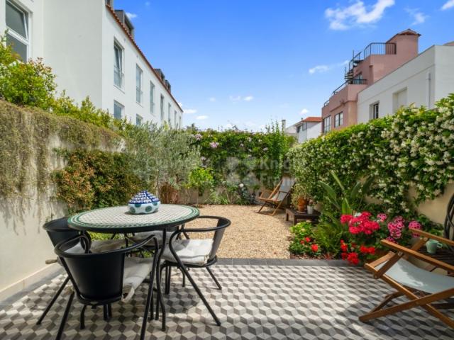 Moradia T1 com jardim para venda na Lapa em Lisboa