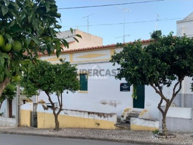 Moradia T1 em Assunção, Ajuda, Salvador e Santo Ildefonso