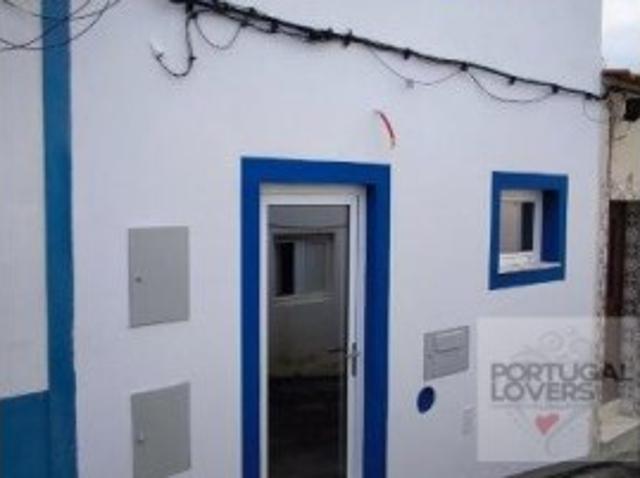 Moradia T1 em banda remodelada em Vila do Bispo