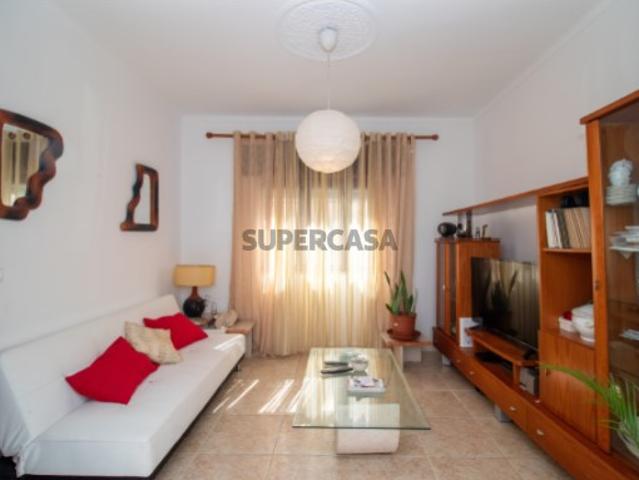 Moradia T1 Sarilhos Pequenos