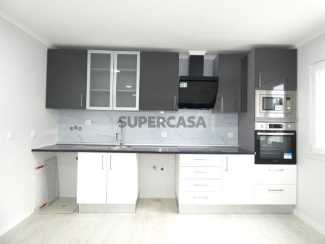 Moradia T1 transformada em T3 totalmente remodelada Pronta a habitar!