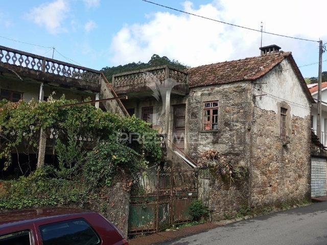 Moradia T2+3 nas Rocas do Vouga, Sever do Vouga para restauro