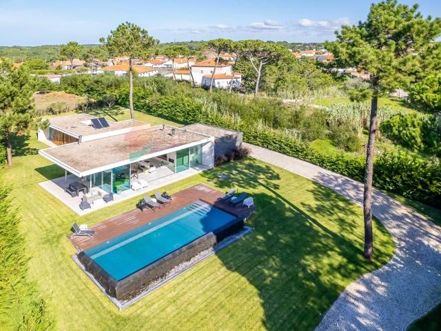 Moradia T2+1 Térrea com Arquitetura Contemporânea Sintra /. 0m² Sintra São Martinho