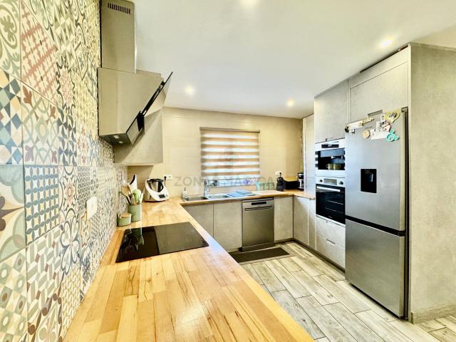 Moradia T2+1 com quintal em Odiáxere, Lagos, Odiáxere