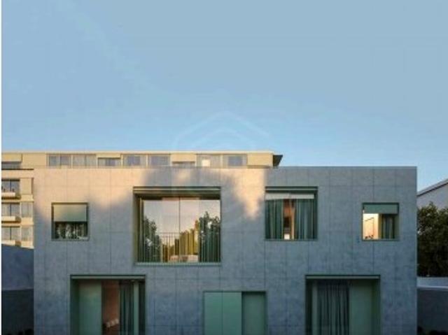 Moradia T2+1 com Terraço e Jardim, com 3 lugares de garagem