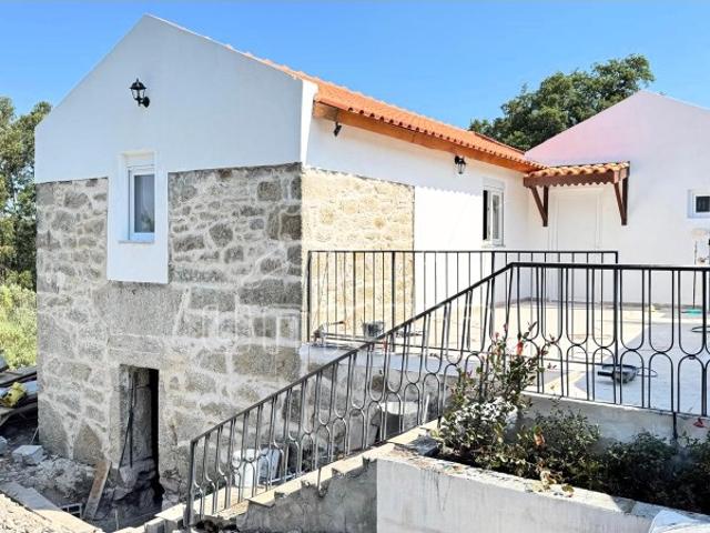 Moradia T2+1 em Vila de Punhe
