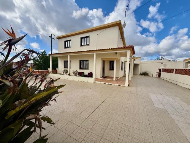 Moradia T2+1, garagem e terreno a 7 minutos de Caldas da R. 125m² Caldas da Rainha Nossa Senhora Do Pópulo, Coto E São Gregório