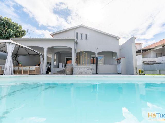 Moradia T2+1 Moderna com Piscina a 1 Hora de Lisboa | 26084075571