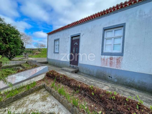 Moradia T2+1 na Ajuda da Bretanha Ponta Delgada