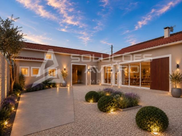 Moradia T2+2 Térrea e Isolada | Esgueira | Terreno 1.112 m²