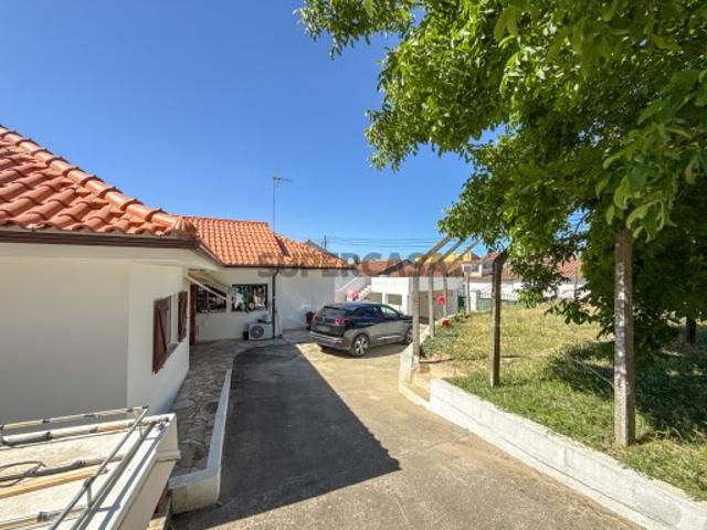 Moradia T2+2 c/ Jardim e Garagem Barroca, Torres Novas