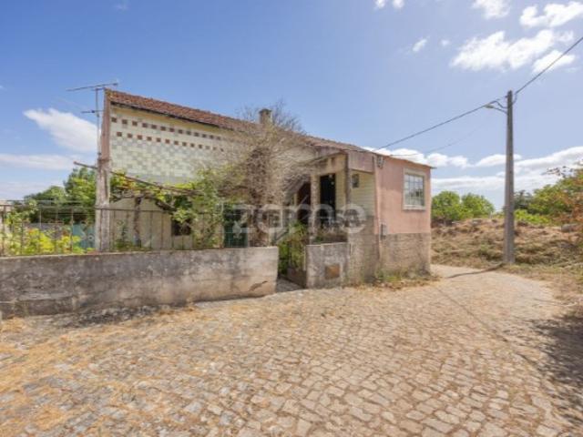 Moradia T2+2 | Garagem | Alvaiázere | Ao abrigo do Simplex