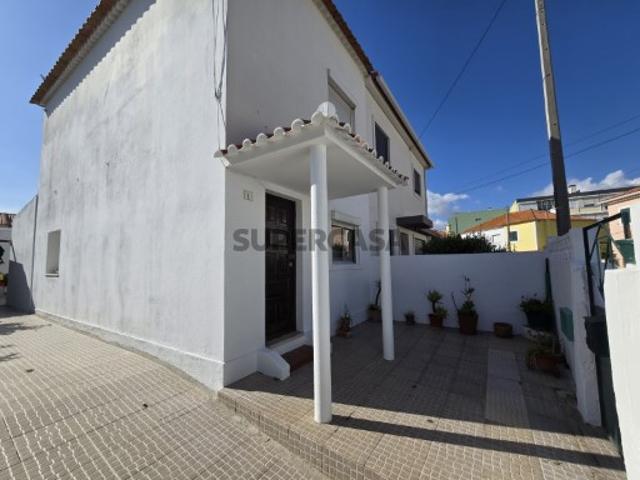 Moradia T2 no Bairro Santos em Setúbal
