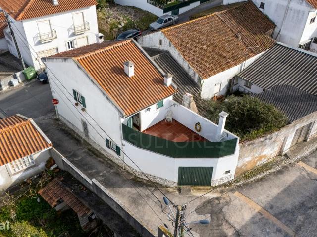 Moradia T2 no centro de Turquel