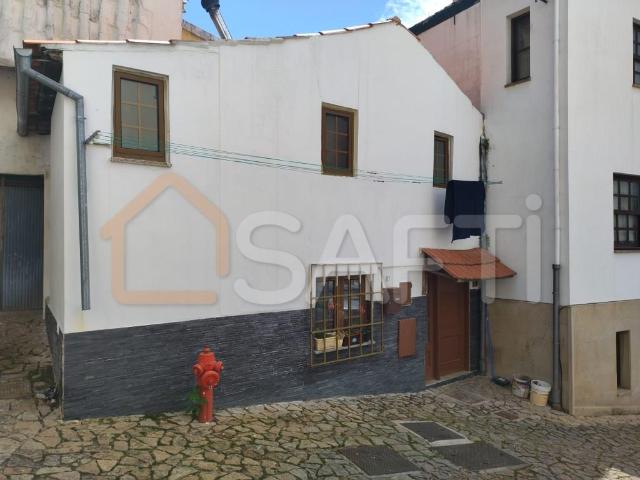 Moradia T2 no Centro Histórico de Bragança 114m² Sé, Santa Maria e Meixedo