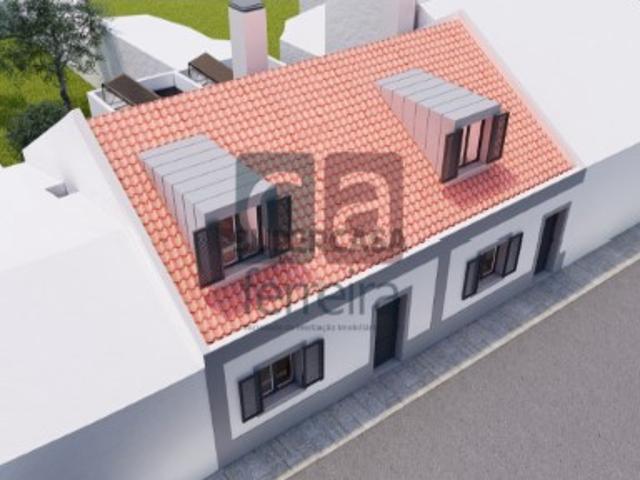 Moradia T2 nova com quintal em Almeirim