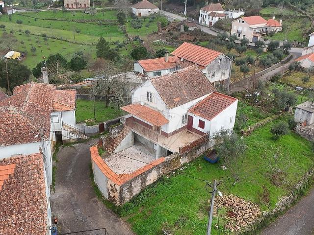 Moradia T2 à venda em Góis