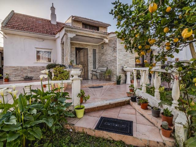 Moradia T2 à venda em Odivelas