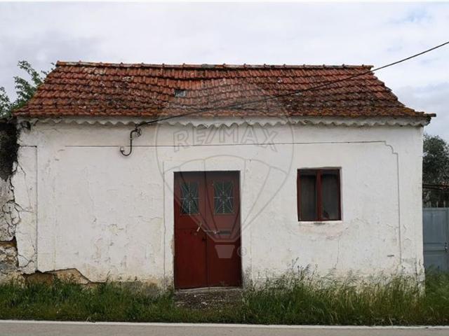 Moradia T2 à venda em Ourém