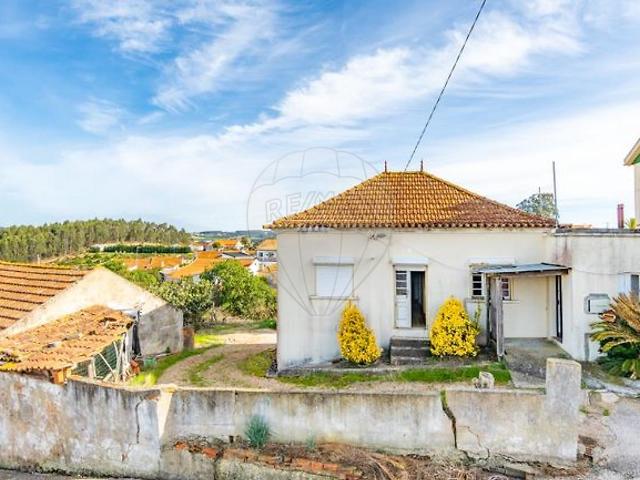 Moradia T2 à venda em Lourinhã 374m² da Lourinhã e Atalaia