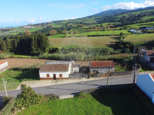 Moradia T2 à venda em Nordeste
