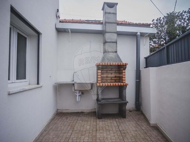 Moradia T2 à venda em Sintra 136m² Sintra Santa Maria E São Miguel