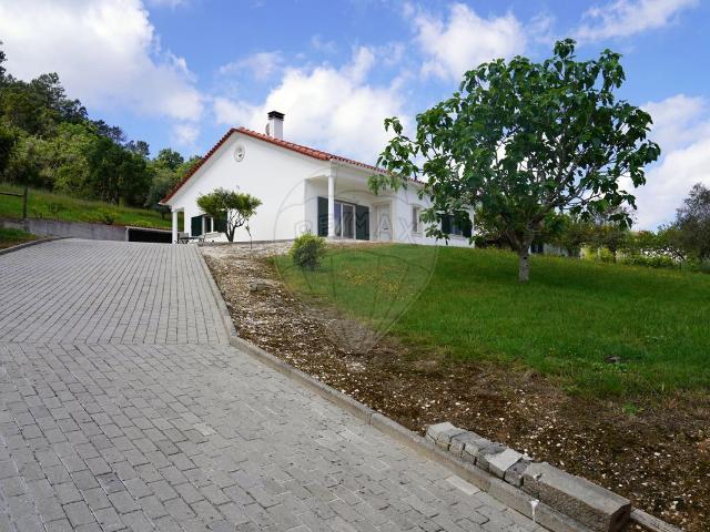 Moradia T2 à venda em Pombal