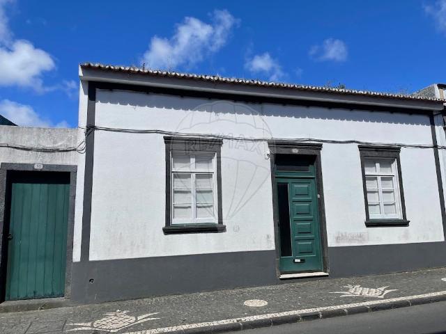 Moradia T2 à venda em Ponta Delgada