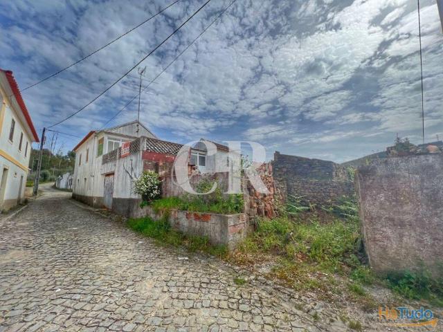 Moradia T2 c/ logradouro e quintal | 26063710788