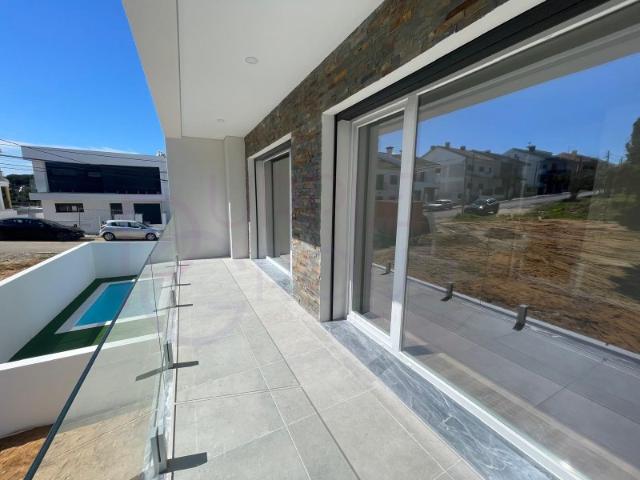 MORADIA T2 C/ PISCINA FERNÃO FERRO